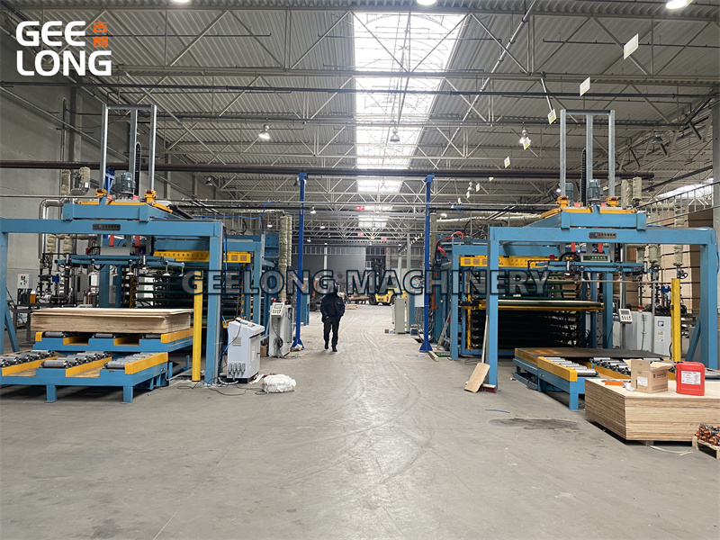 M&aacute;y &eacute;p n&oacute;ng mặt phim tự động (3)