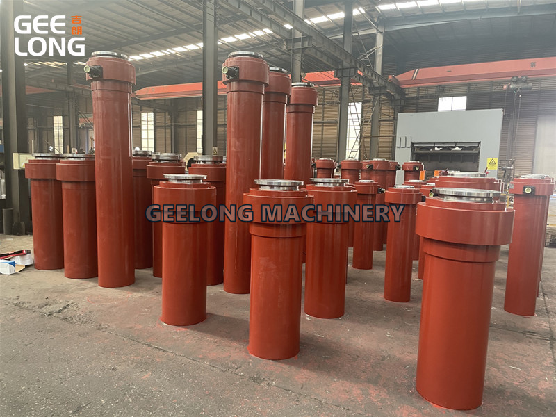 V&aacute;n &eacute;p-m&aacute;y &eacute;p n&oacute;ng-xi lanh dầu