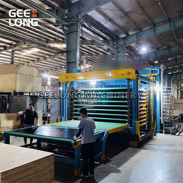 Máy nạp ván ép tự động hoàn toàn bằng servo